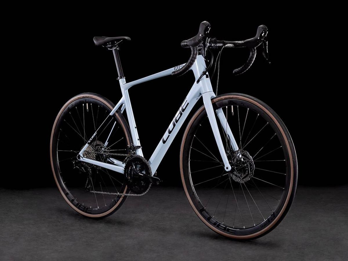 Bicicleta de Ruta Carbono Cube Attain GTC RACE 28 2022